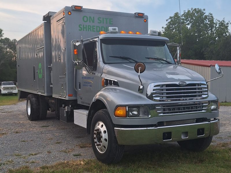 For Sale Very Good Truck, Hammer Mill Shredder 135,600 Actual Miles