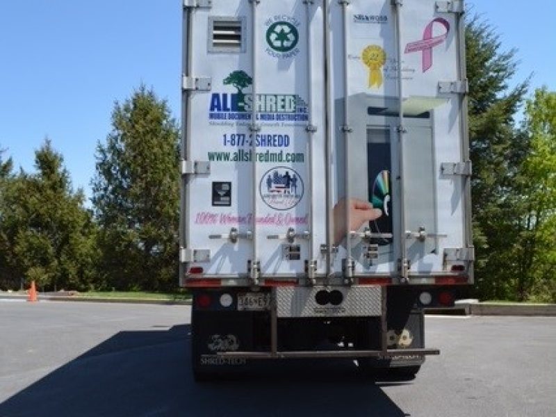 2013 Freightliner 4400 w/ MDX Shredder (Shred-Tech)