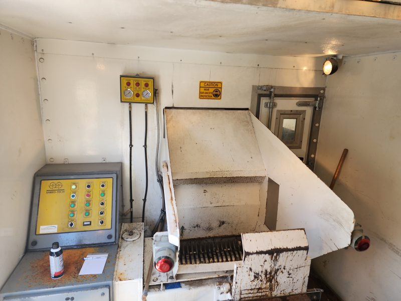 2003 International 4300 Shred Tech