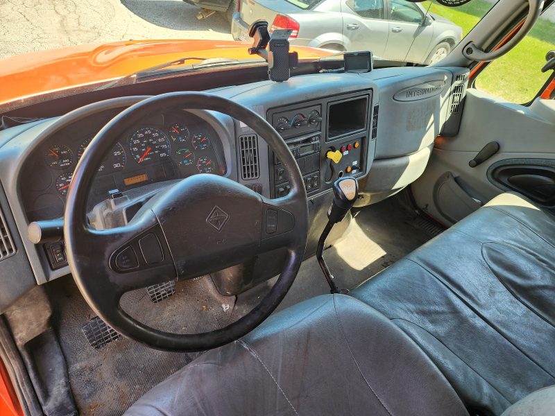 2003 International 4300 Shred Tech