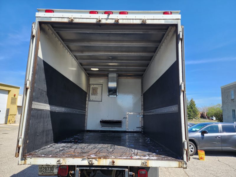 2003 International 4300 Shred Tech