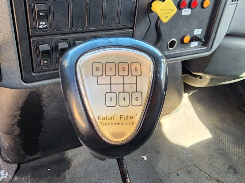 2003 International 4300 Shred Tech
